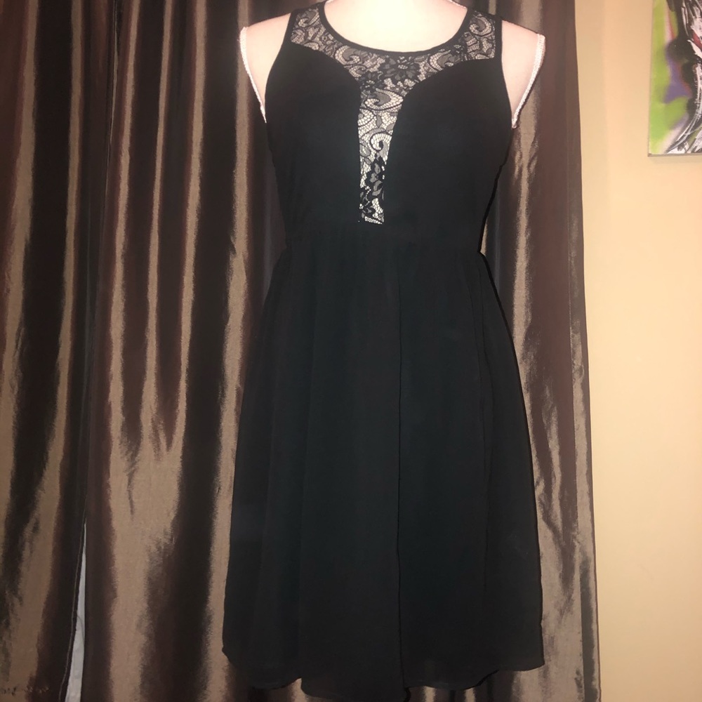Never Worn! NWOT LuLus Women’s Little Black Dress - Size Small